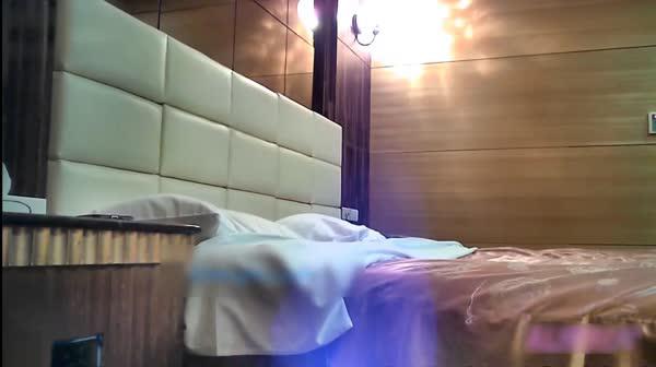 某网站重金购得SFA004-玩游戏认识的96年曾经在桑拿做过技师的丰满白皙美女,奶子和下面都很粉嫩,好久没操了!